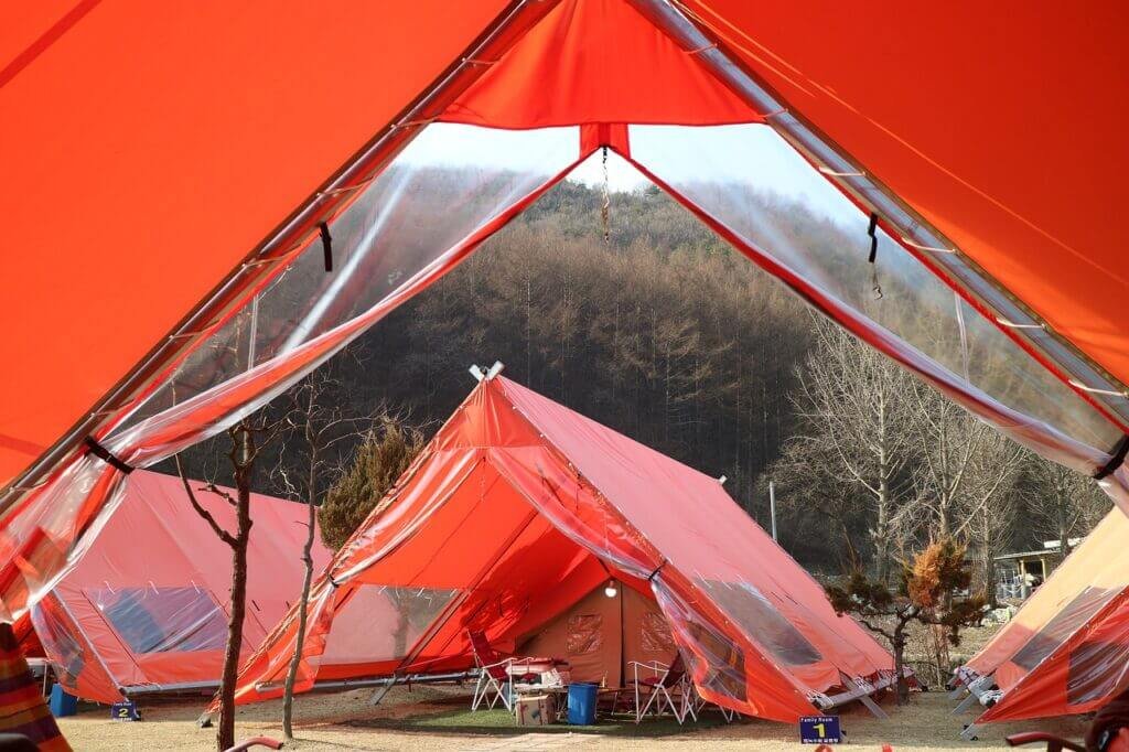 What Is Glamping, And How Is It Different From Traditional Camping?